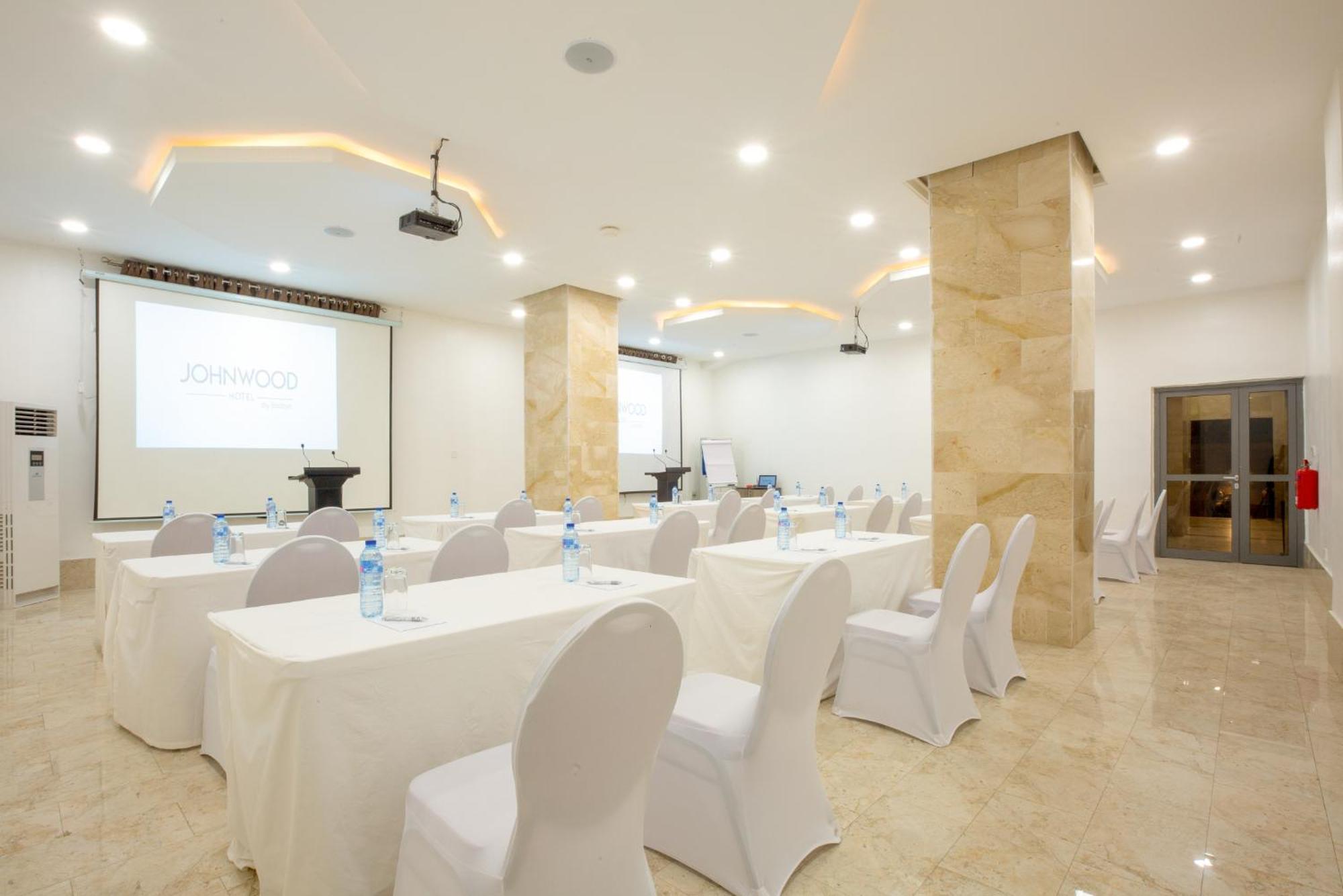 Johnwood Hotel By Bolton Abuja Ngoại thất bức ảnh