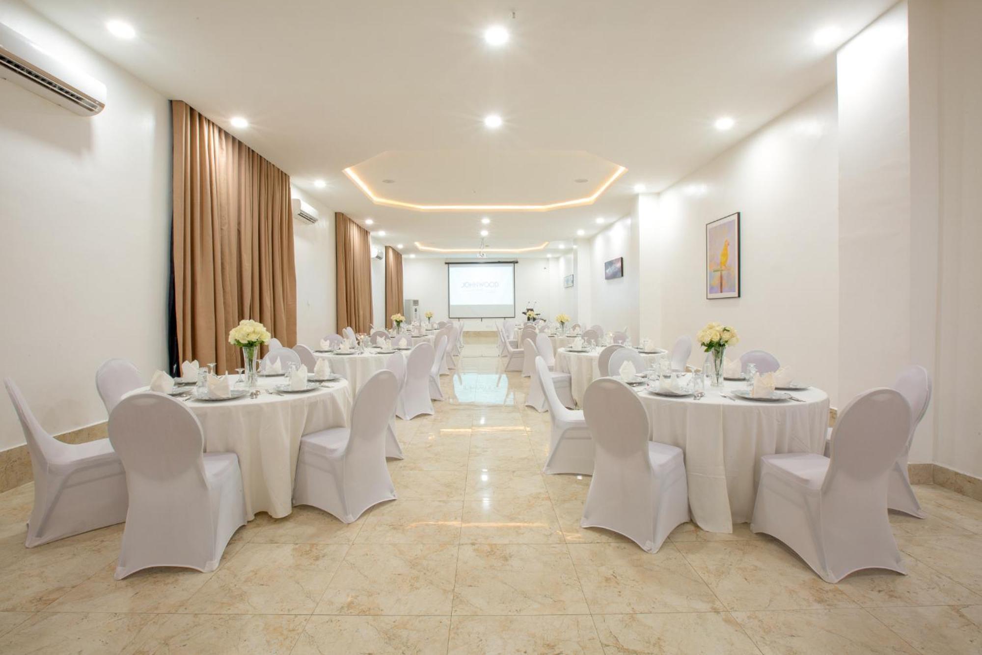 Johnwood Hotel By Bolton Abuja Ngoại thất bức ảnh