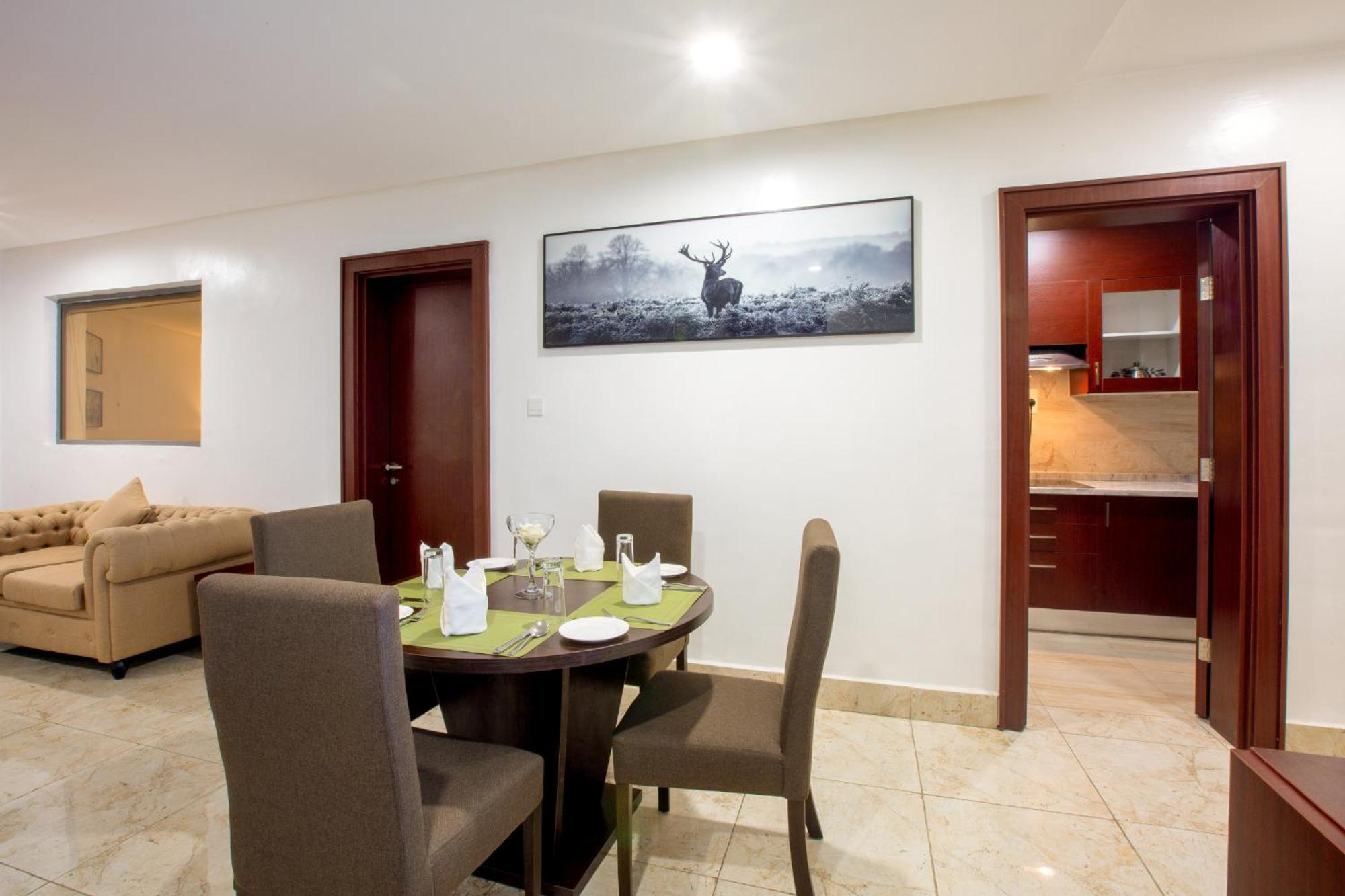 Johnwood Hotel By Bolton Abuja Ngoại thất bức ảnh